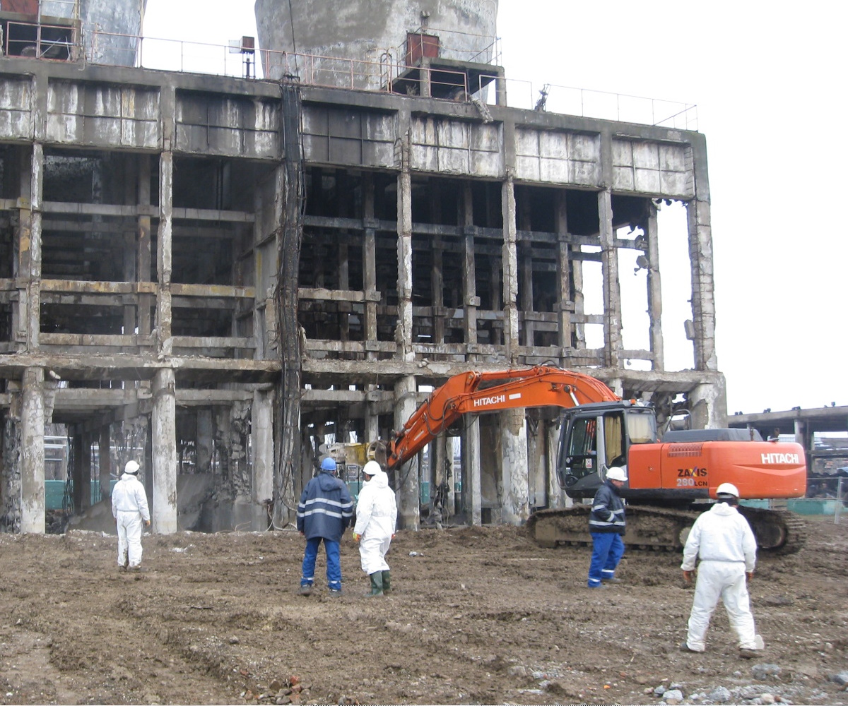 Demolare hala Rafinarie Brazi Petrom